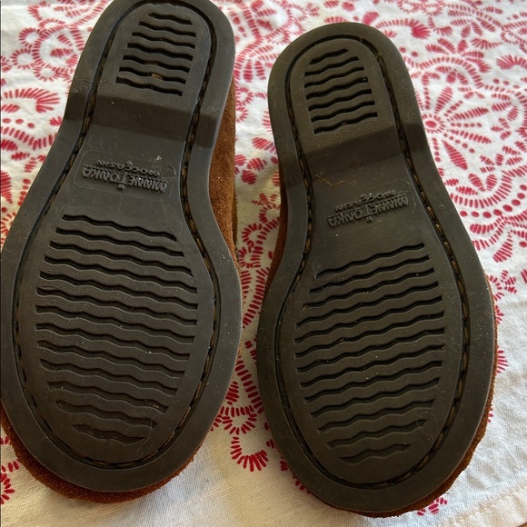 Minnetonka Moccasins Rich Brown Unisex Suede Moccasins Rubber bottoms Youth 9 - Picture 4 of 5